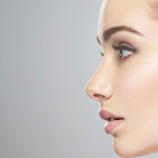 Ästhetisches Gesichtsfoto für Bewerbung einer Nasen-OP